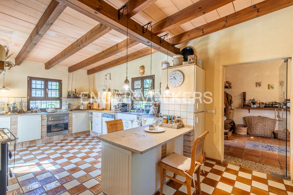 3 sypialnia Finka/Dom wiejski na sprzedaż w Balones z basenem garażem - 890 000 € (Ref: 10043556)
