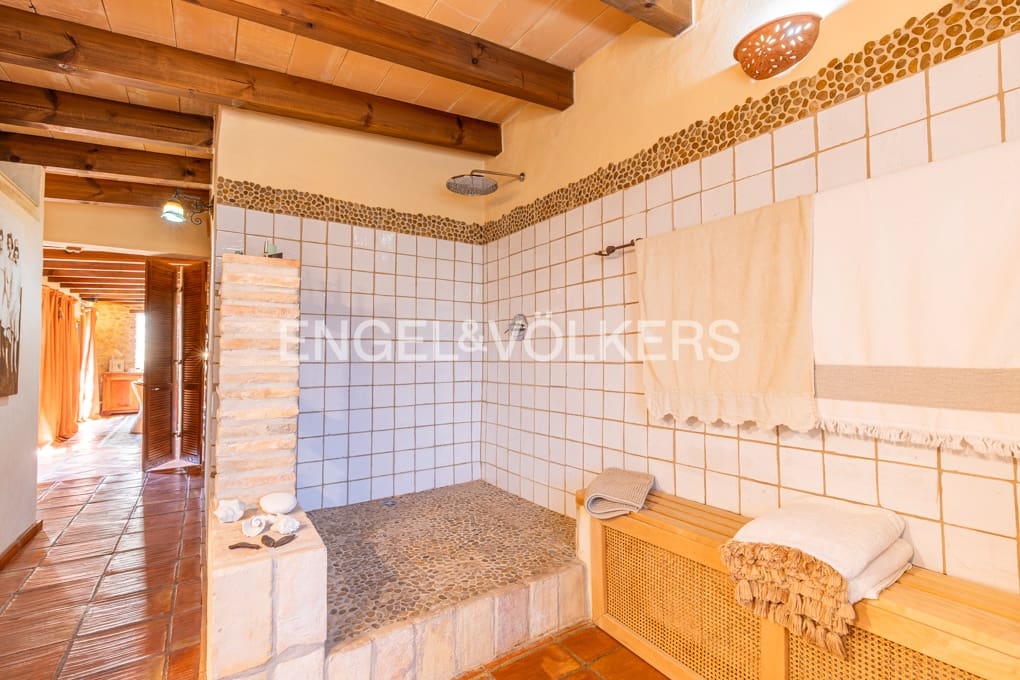 3 sypialnia Finka/Dom wiejski na sprzedaż w Balones z basenem garażem - 890 000 € (Ref: 10043556)