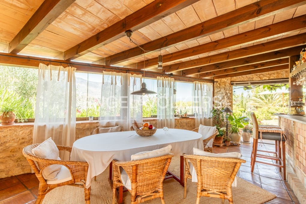 3 sypialnia Finka/Dom wiejski na sprzedaż w Balones z basenem garażem - 890 000 € (Ref: 10043556)