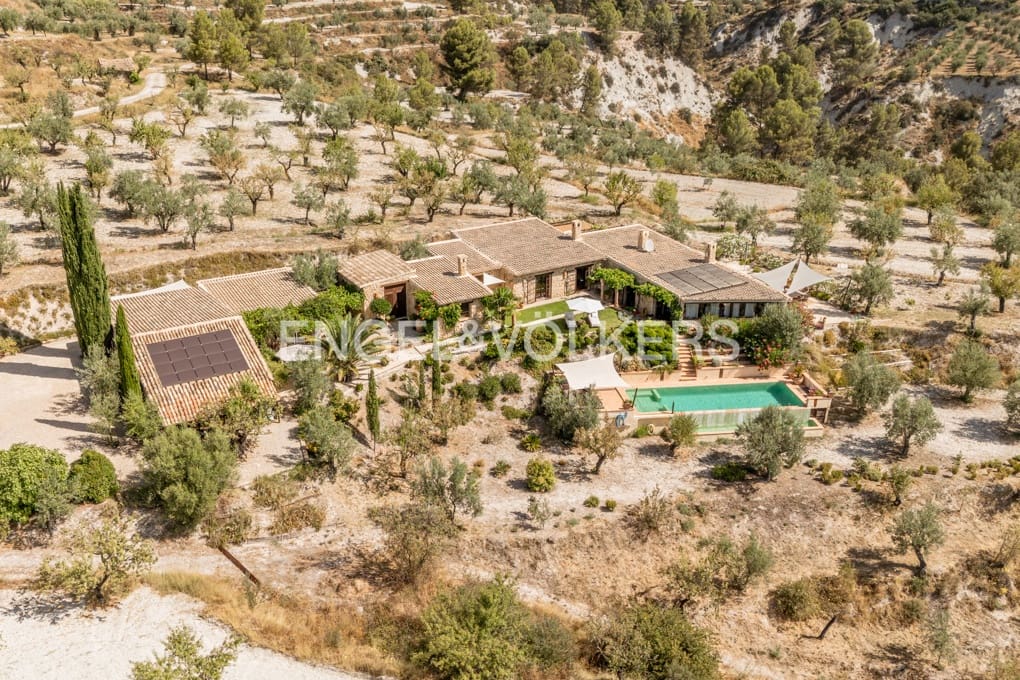 3 sypialnia Finka/Dom wiejski na sprzedaż w Balones z basenem garażem - 890 000 € (Ref: 10043556)