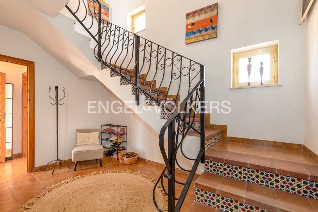 5 bedroom Villa for sale in Altea with pool garage - € 1,590,000 (Ref: 10045817)