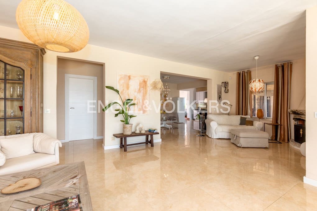5 bedroom Villa for sale in Altea with pool garage - € 1,590,000 (Ref: 10045817)