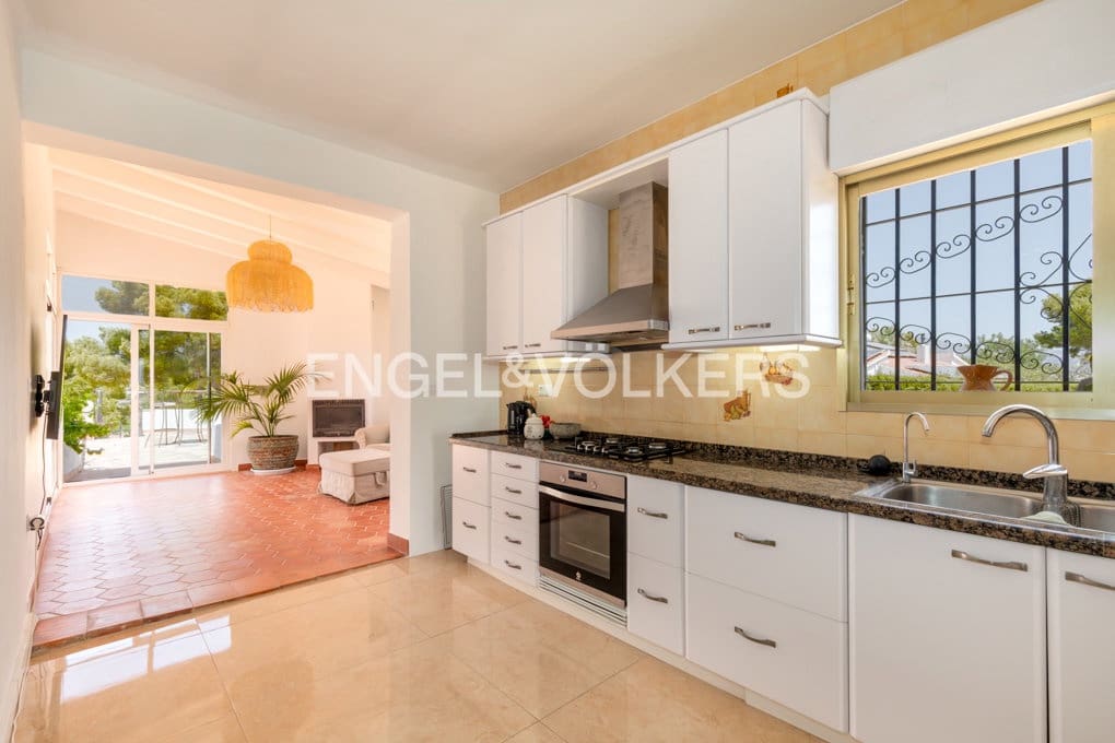 5 bedroom Villa for sale in Altea with pool garage - € 1,590,000 (Ref: 10045817)