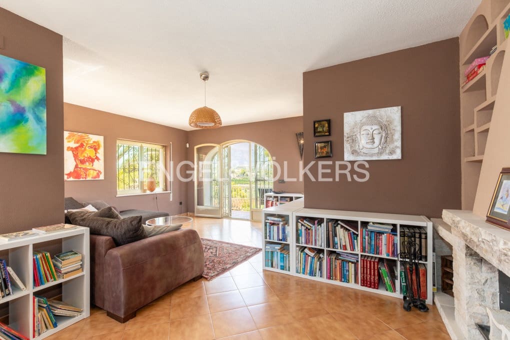 5 bedroom Villa for sale in Altea with pool garage - € 1,590,000 (Ref: 10045817)