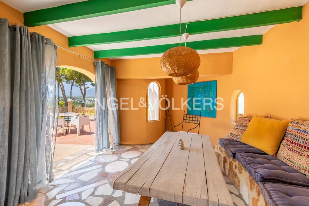 5 bedroom Villa for sale in Altea with pool garage - € 1,590,000 (Ref: 10045817)