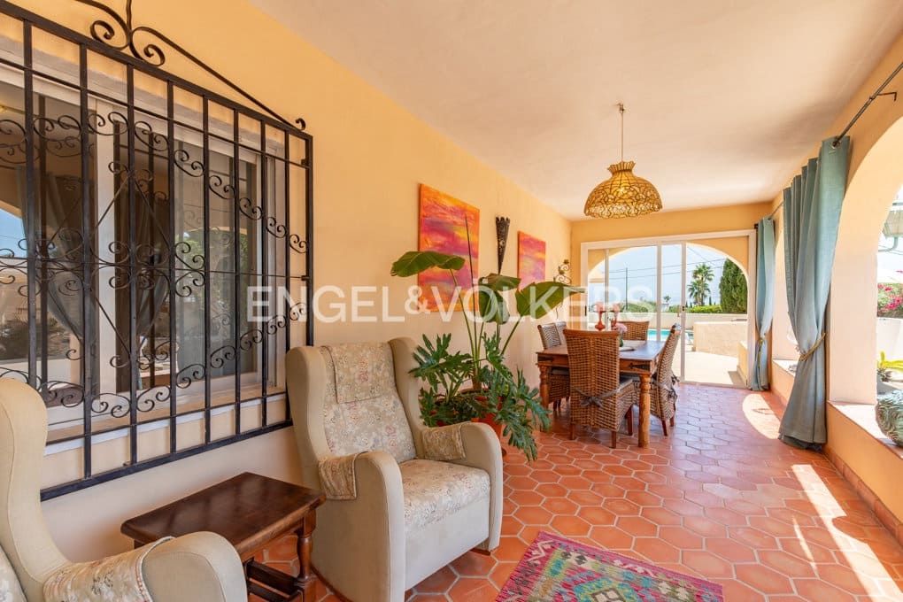 5 bedroom Villa for sale in Altea with pool garage - € 1,590,000 (Ref: 10045817)