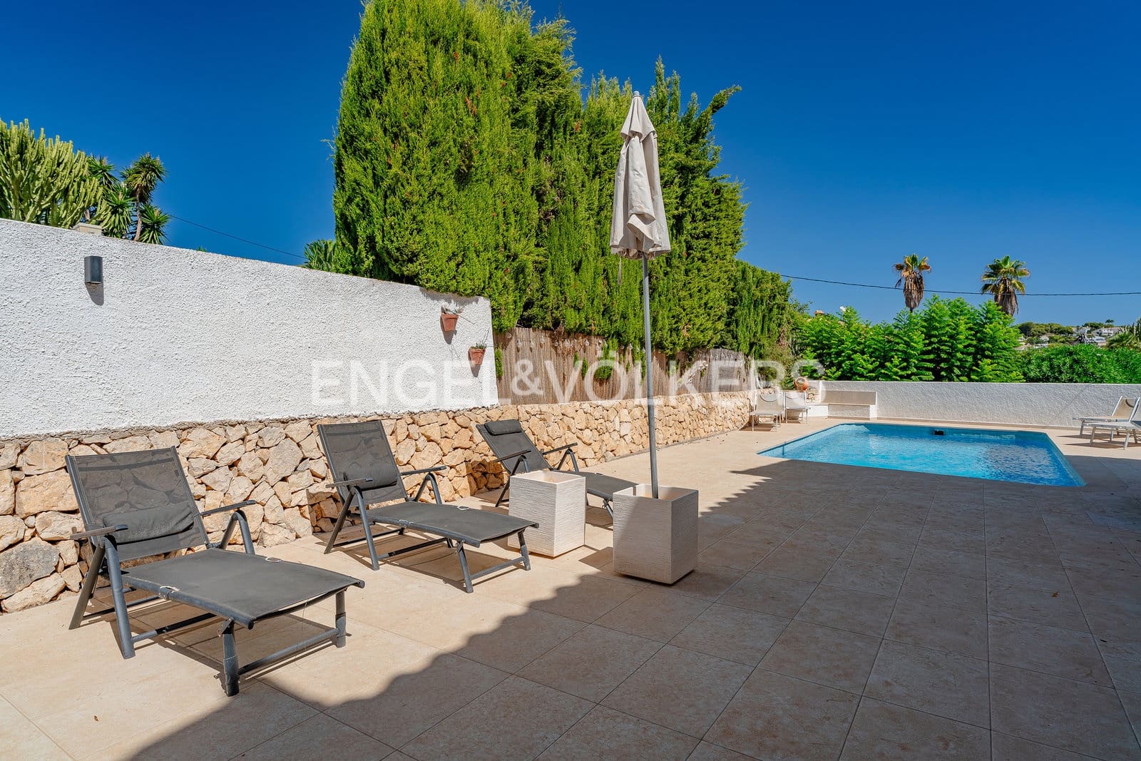 9 sovrum Villa till salu i Benissa med pool garage - 1 045 000 € (Ref: 10097403)