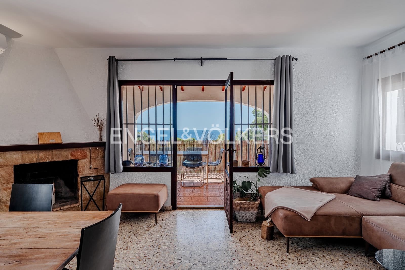 9 sovrum Villa till salu i Benissa med pool garage - 1 045 000 € (Ref: 10097403)
