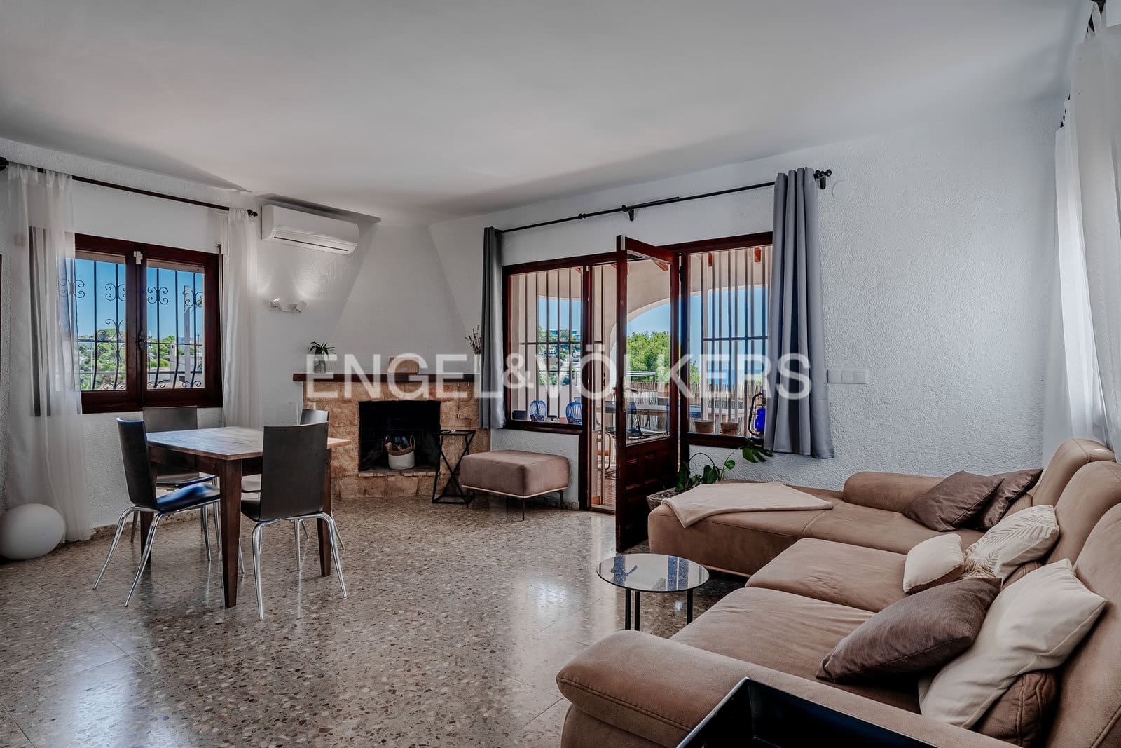 9 sovrum Villa till salu i Benissa med pool garage - 1 045 000 € (Ref: 10097403)