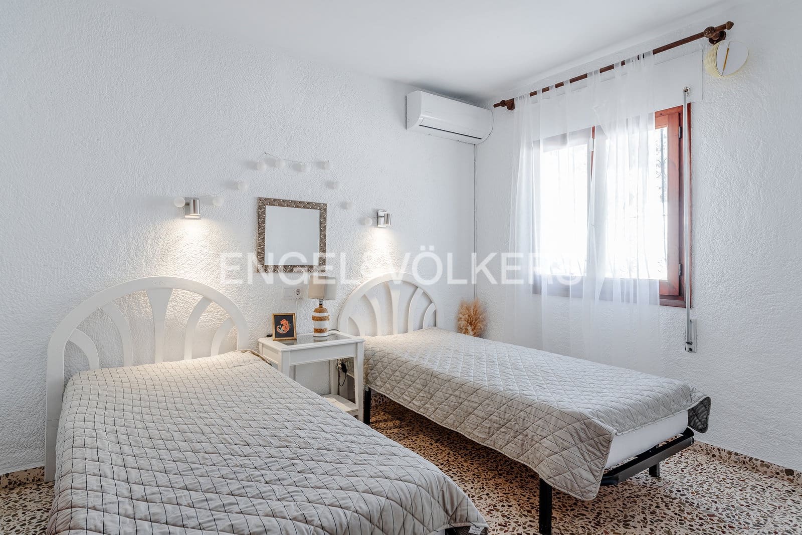9 sovrum Villa till salu i Benissa med pool garage - 1 045 000 € (Ref: 10097403)