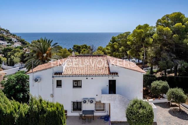 9 sovrum Villa till salu i Benissa med pool garage - 1 045 000 € (Ref: 10097403)