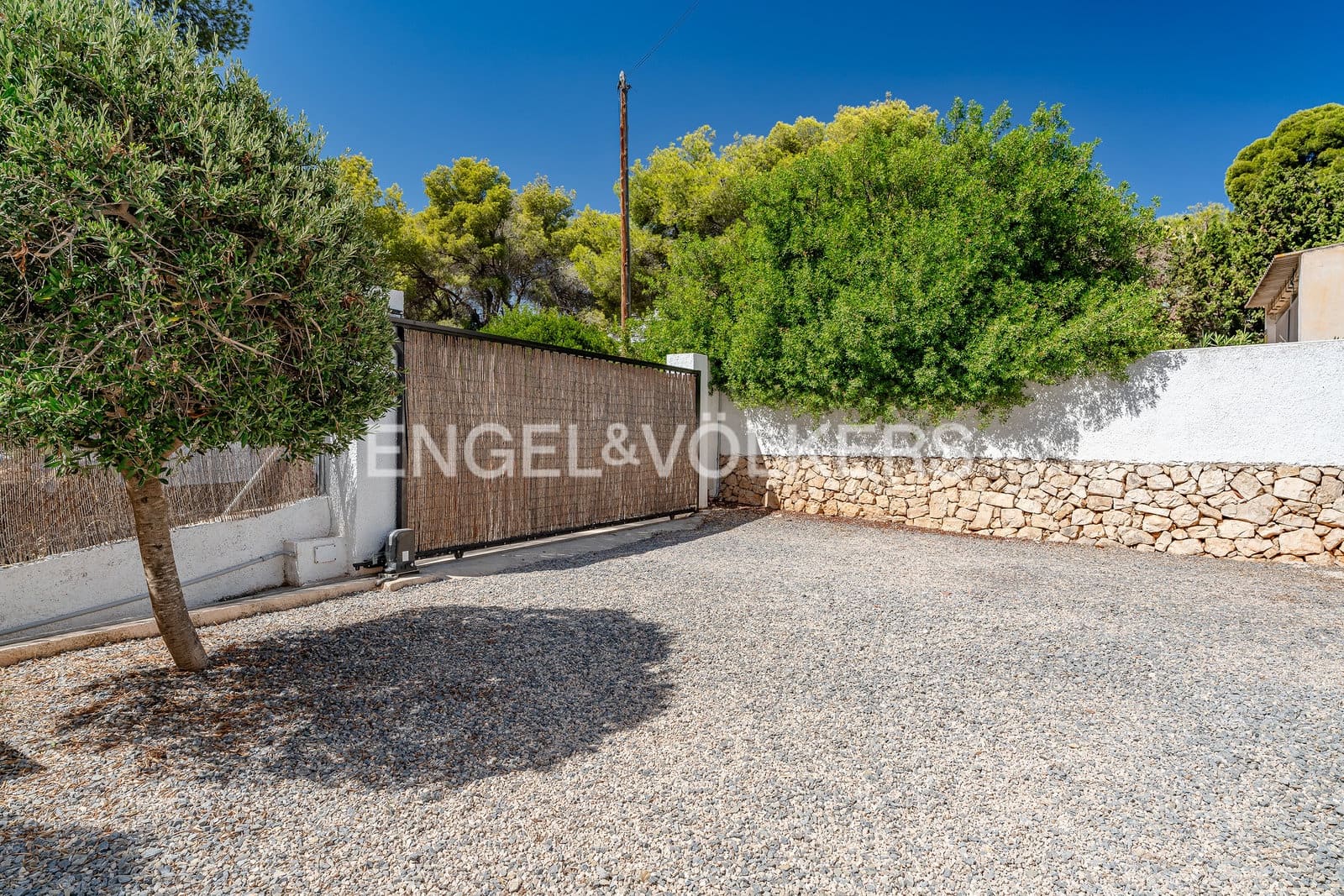 9 sovrum Villa till salu i Benissa med pool garage - 1 045 000 € (Ref: 10097403)