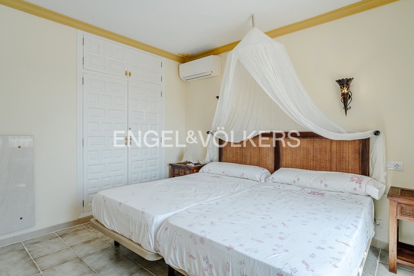 Chalet de 5 habitaciones en Calpe / Calp en venta con piscina garaje - 975.000 € (Ref: 10099073)