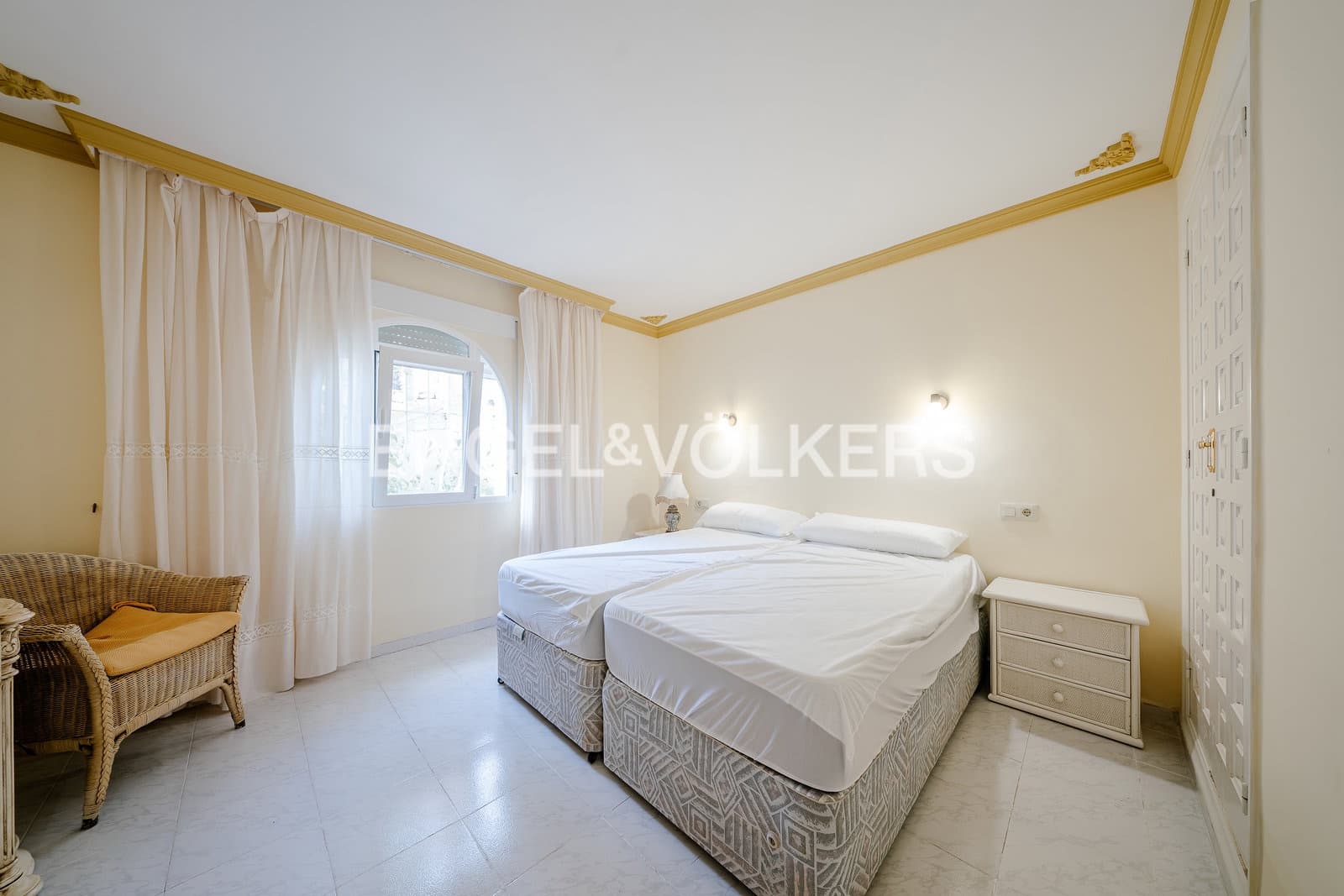 Chalet de 5 habitaciones en Calpe / Calp en venta con piscina garaje - 975.000 € (Ref: 10099073)