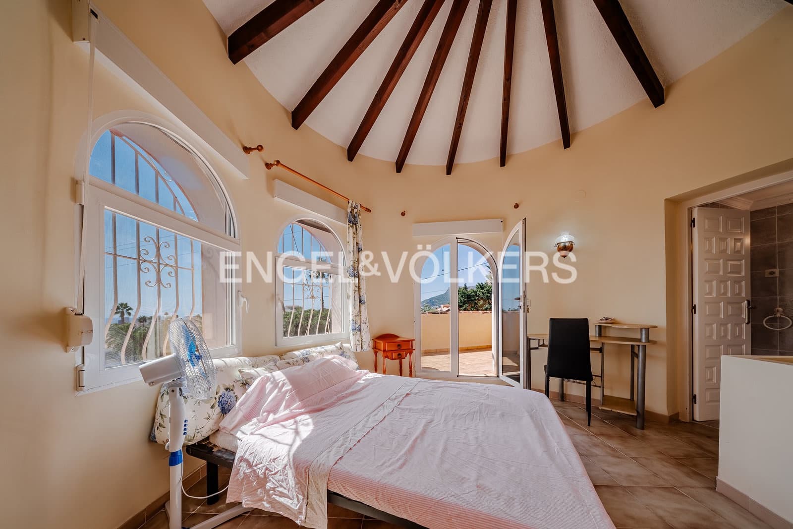 Chalet de 5 habitaciones en Calpe / Calp en venta con piscina garaje - 975.000 € (Ref: 10099073)