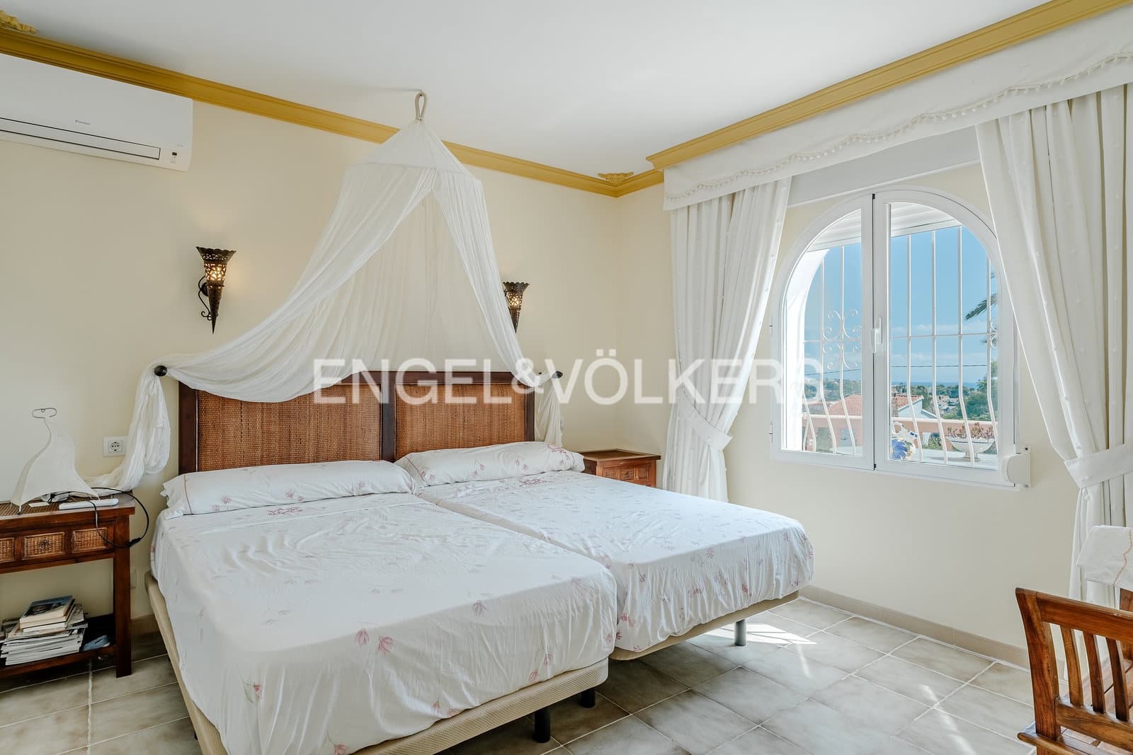 Chalet de 5 habitaciones en Calpe / Calp en venta con piscina garaje - 975.000 € (Ref: 10099073)