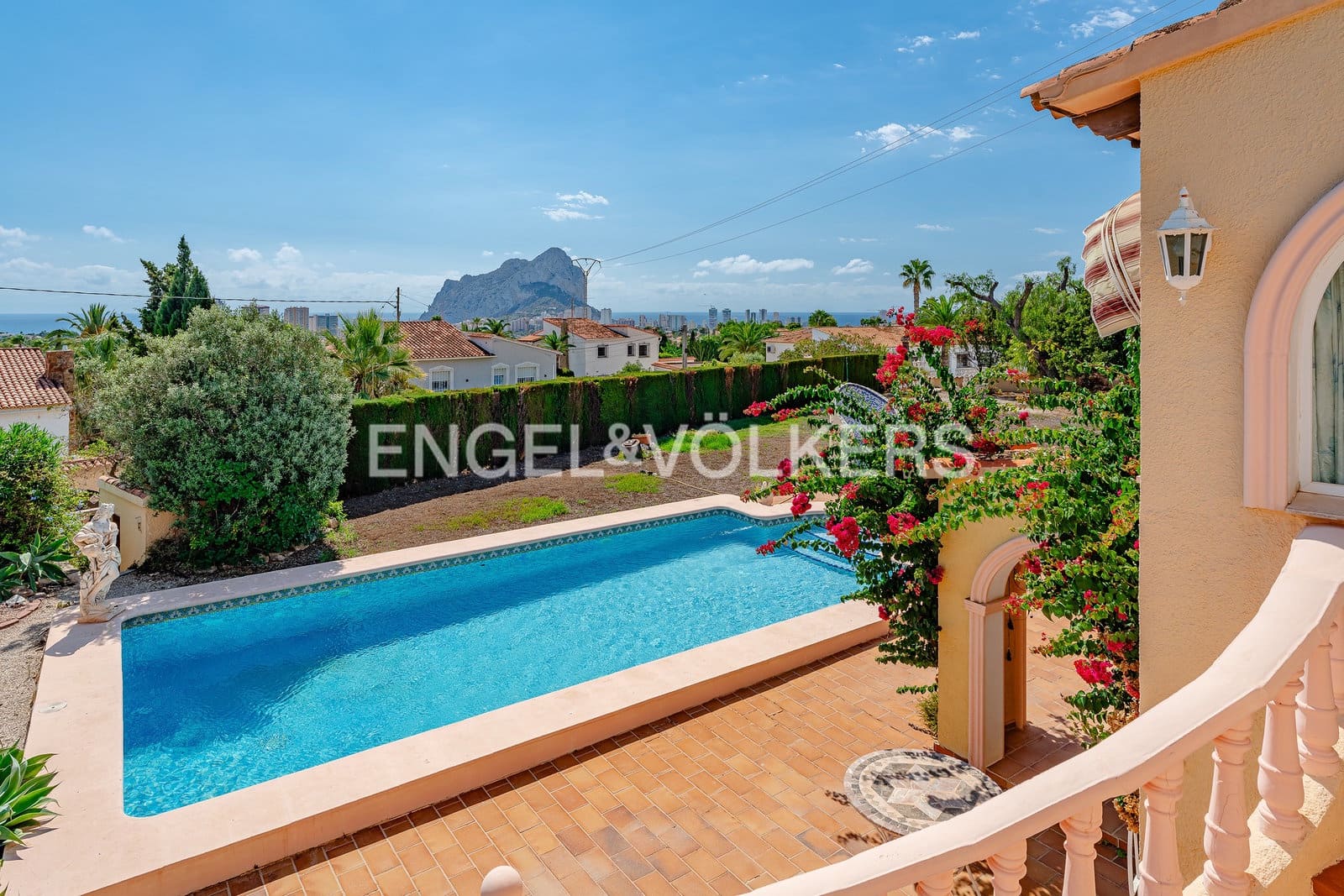 Chalet de 5 habitaciones en Calpe / Calp en venta con piscina garaje - 975.000 € (Ref: 10099073)