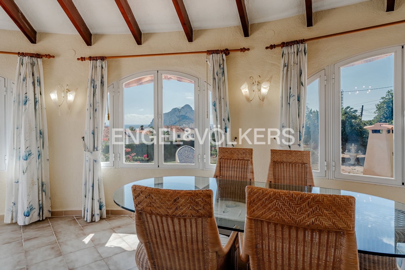 Chalet de 5 habitaciones en Calpe / Calp en venta con piscina garaje - 975.000 € (Ref: 10099073)