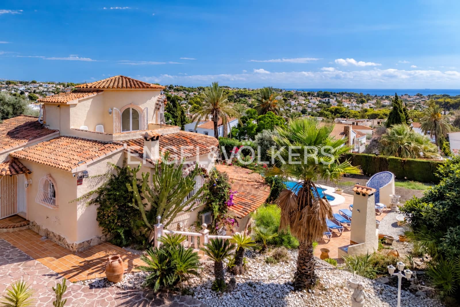 Chalet de 5 habitaciones en Calpe / Calp en venta con piscina garaje - 975.000 € (Ref: 10099073)