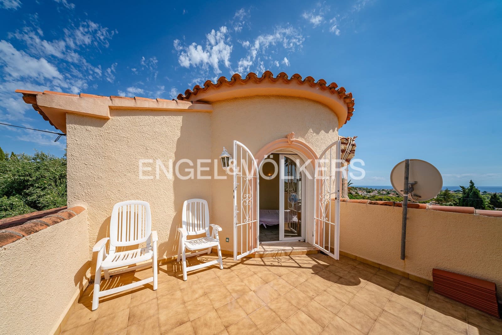 Chalet de 5 habitaciones en Calpe / Calp en venta con piscina garaje - 975.000 € (Ref: 10099073)