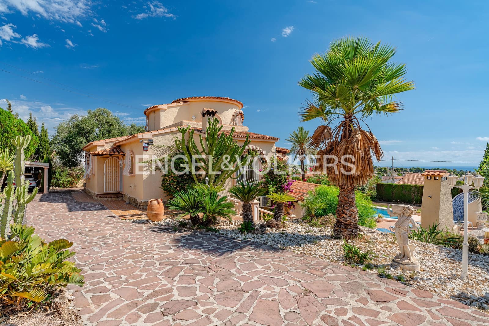 Chalet de 5 habitaciones en Calpe / Calp en venta con piscina garaje - 975.000 € (Ref: 10099073)