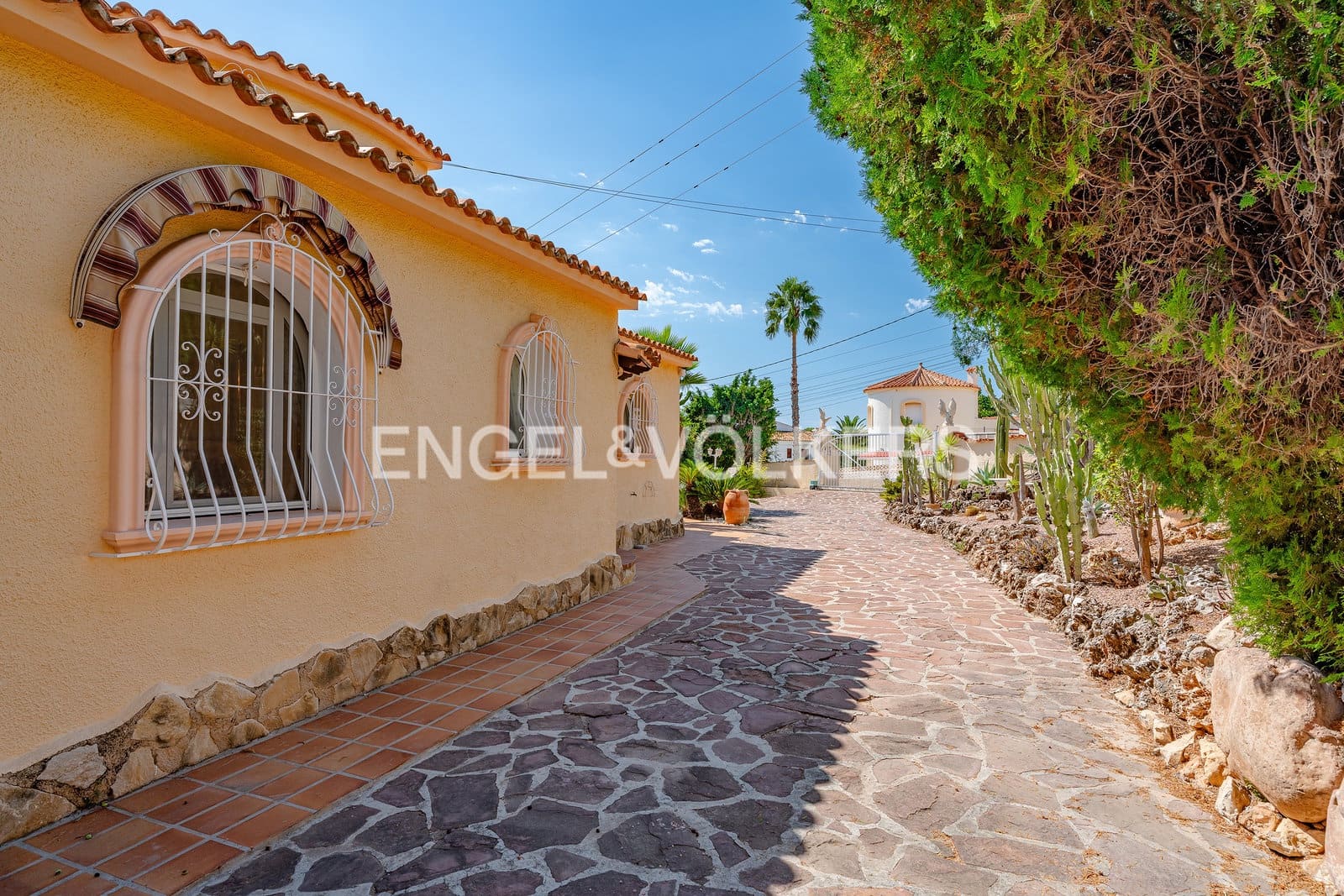 Chalet de 5 habitaciones en Calpe / Calp en venta con piscina garaje - 975.000 € (Ref: 10099073)