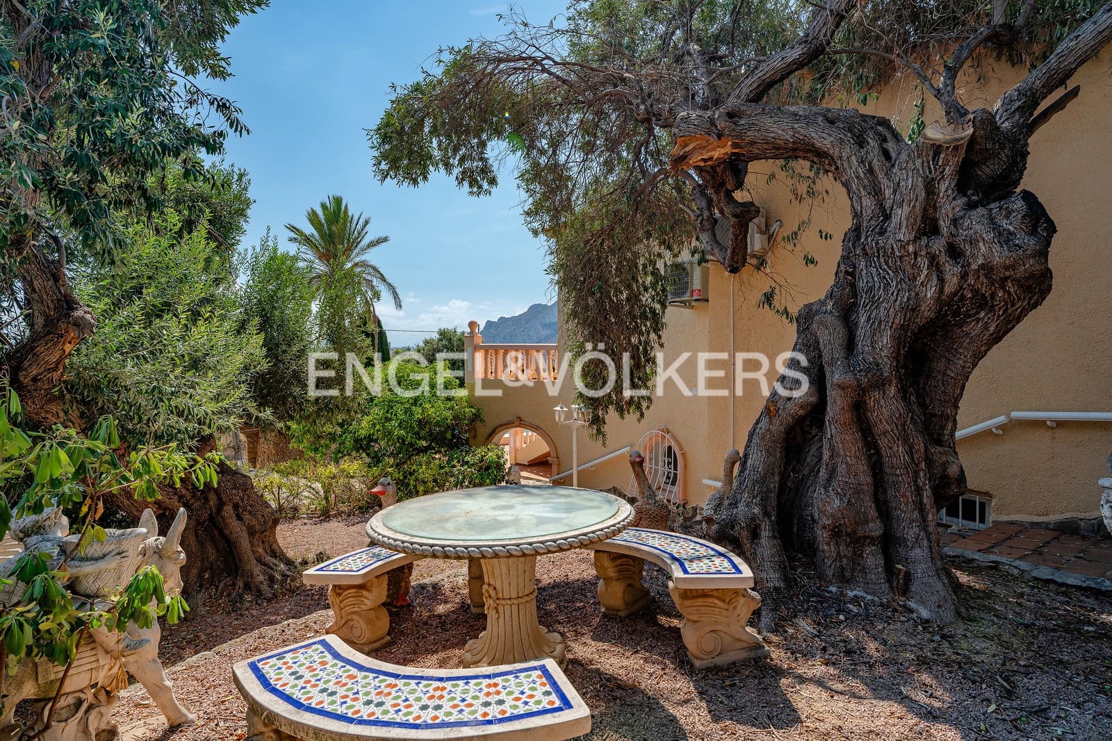 Chalet de 5 habitaciones en Calpe / Calp en venta con piscina garaje - 975.000 € (Ref: 10099073)