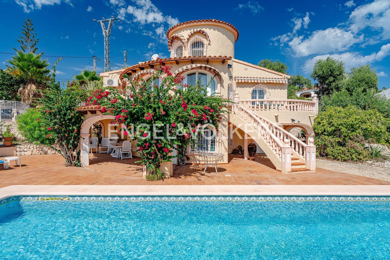 Chalet de 5 habitaciones en Calpe / Calp en venta con piscina garaje - 975.000 € (Ref: 10099073)