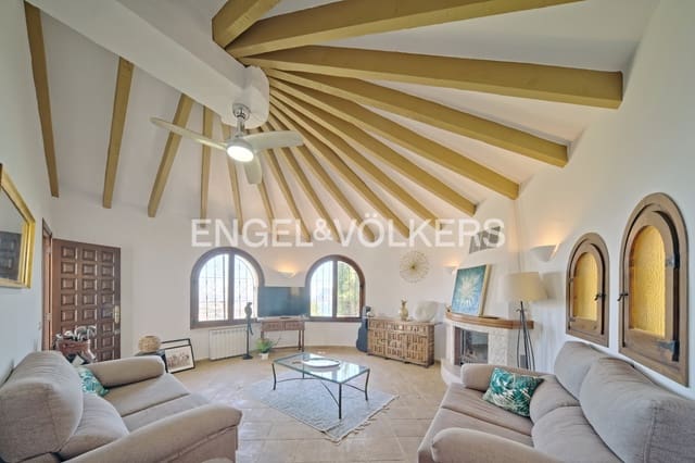5 sovrum Villa till salu i Pueblo, Calpe / Calp med pool garage - 835 000 € (Ref: 10101417)