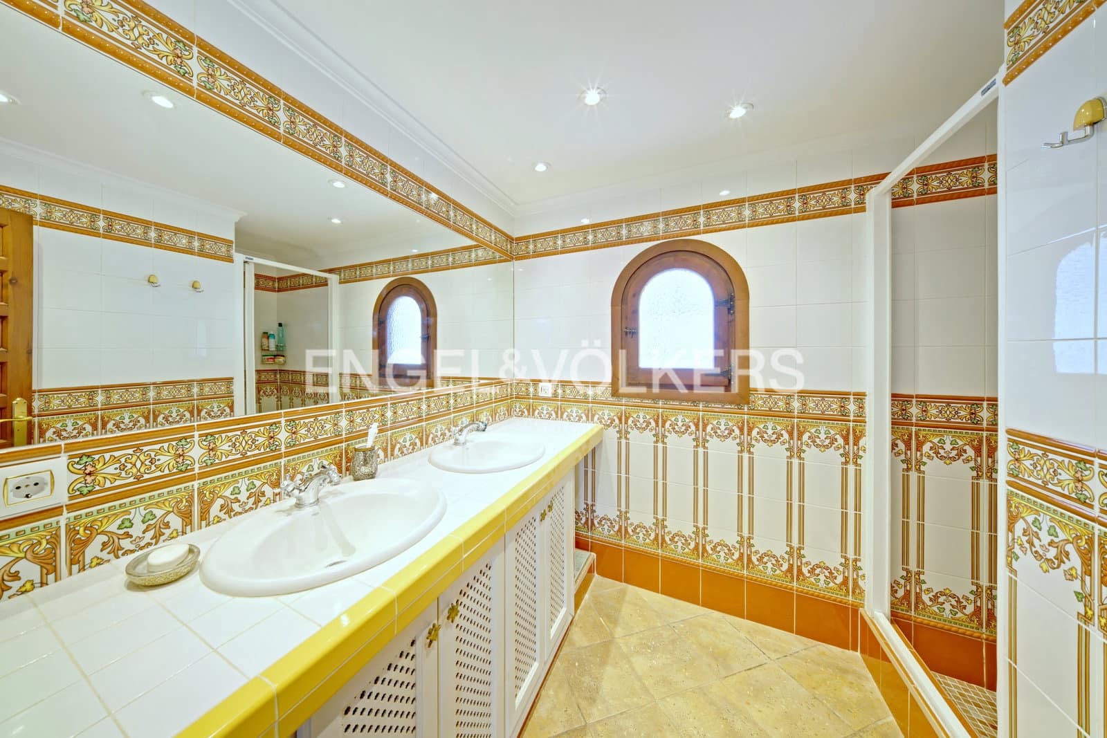 5 chambre Villa/Maison à vendre à Calpe / Calp avec piscine garage - 835 000 € (Ref: 10101417)