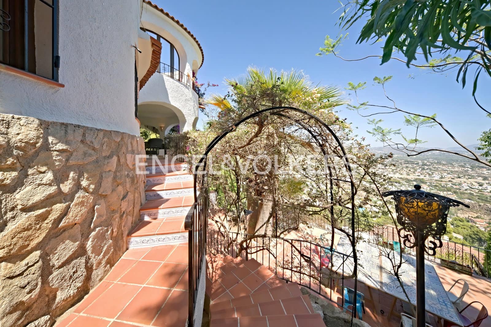 5 chambre Villa/Maison à vendre à Calpe / Calp avec piscine garage - 835 000 € (Ref: 10101417)