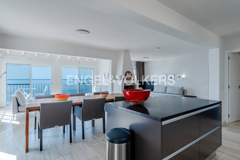 5 bedroom Villa for sale in Calpe / Calp with pool garage - € 2,750,000 (Ref: 10121177)