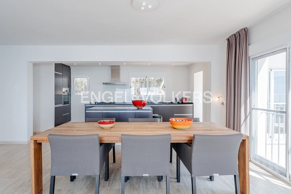 5 bedroom Villa for sale in Calpe / Calp with pool garage - € 2,750,000 (Ref: 10121177)