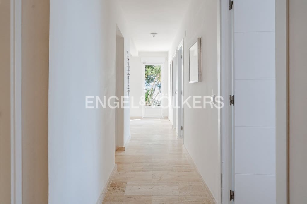 5 bedroom Villa for sale in Calpe / Calp with pool garage - € 2,750,000 (Ref: 10121177)