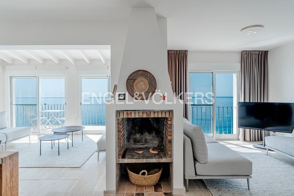 5 bedroom Villa for sale in Calpe / Calp with pool garage - € 2,750,000 (Ref: 10121177)
