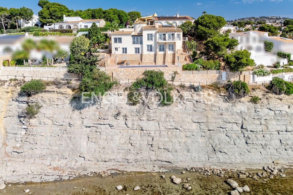 5 bedroom Villa for sale in Calpe / Calp with pool garage - € 2,750,000 (Ref: 10121177)
