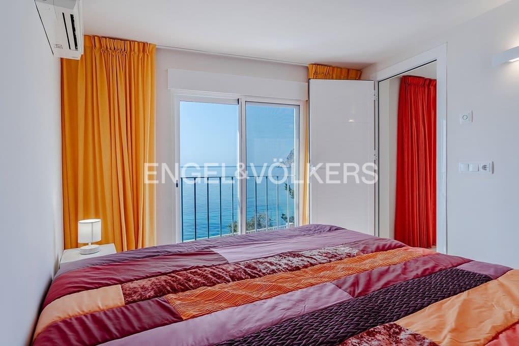 5 bedroom Villa for sale in Calpe / Calp with pool garage - € 2,750,000 (Ref: 10121177)
