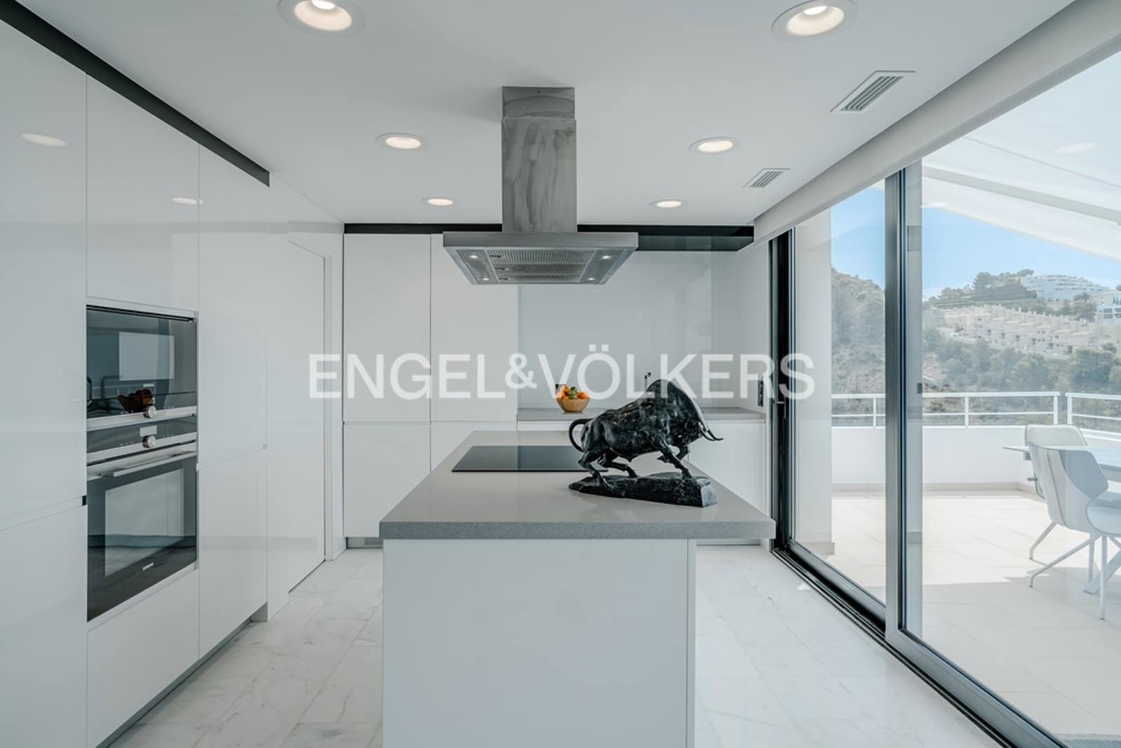 3 bedroom Villa for sale in Altea with pool garage - € 1,199,000 (Ref: 10156233)