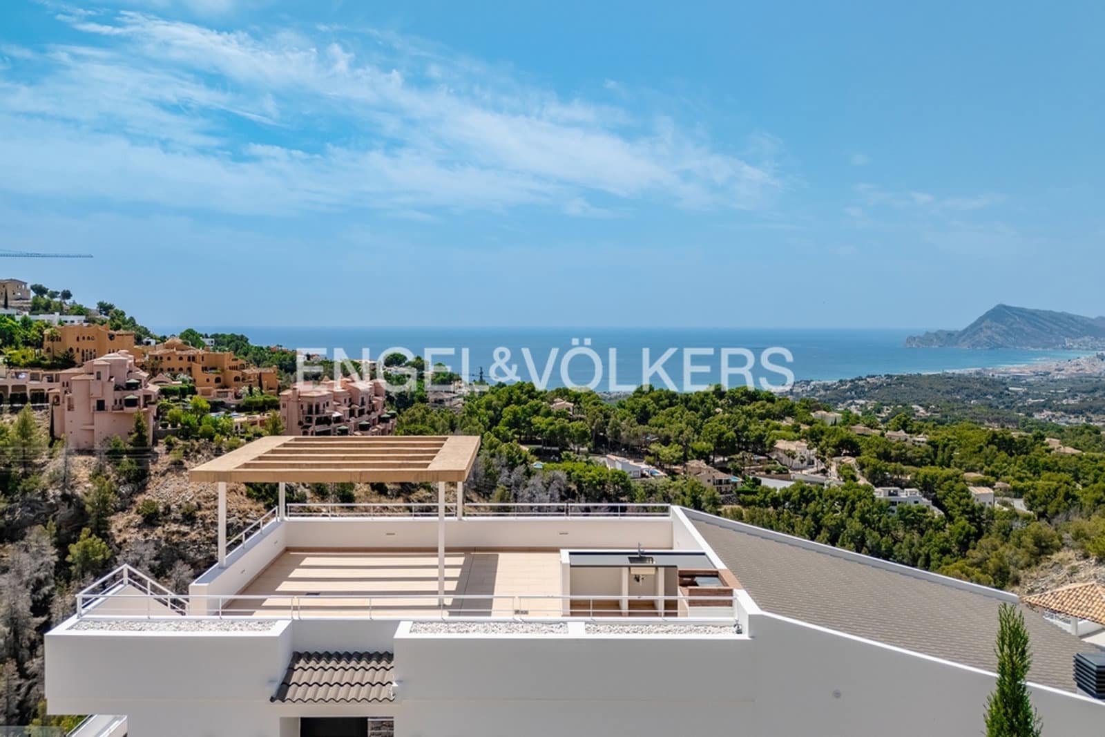 3 bedroom Villa for sale in Altea with pool garage - € 1,199,000 (Ref: 10156233)