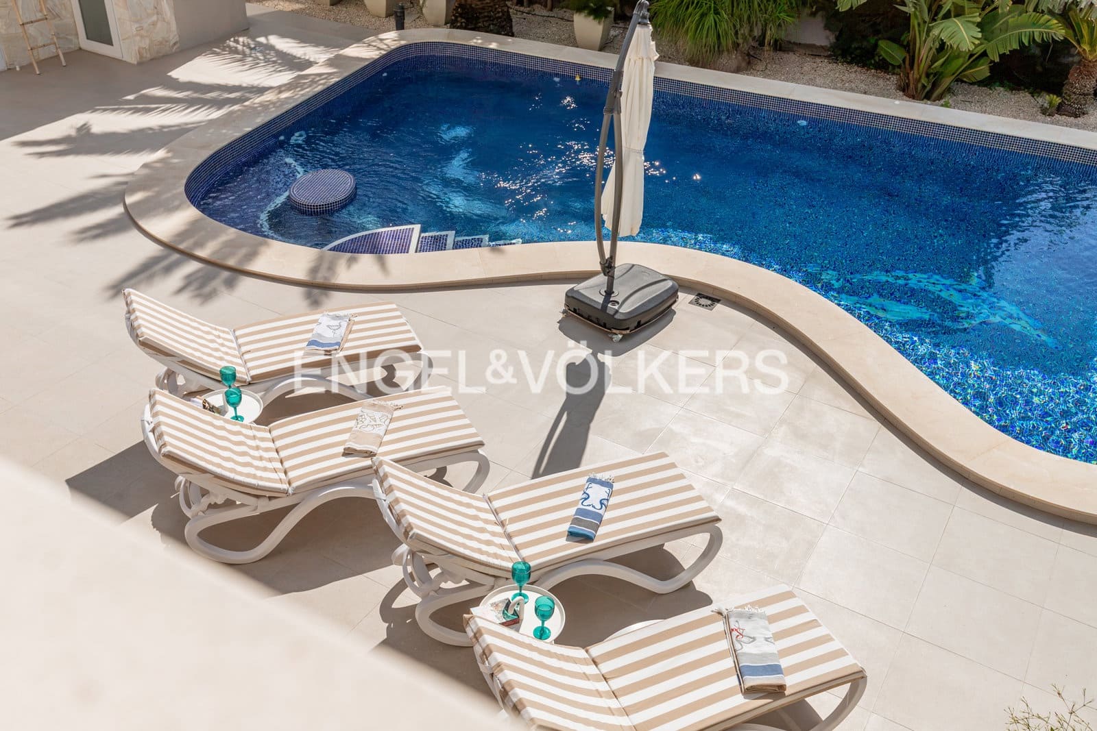 4 soveværelse Villa til salg i Moraira med swimmingpool garage - € 1.890.000 (Ref: 10170298)