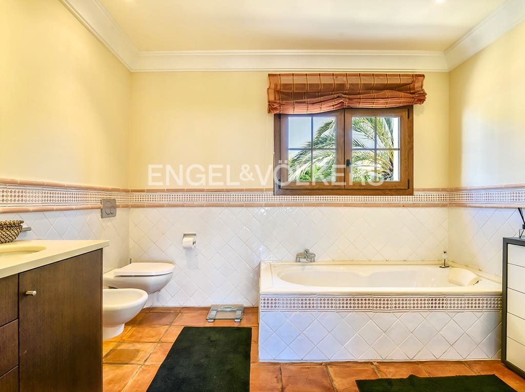 3 makuuhuone Huvila myytävänä paikassa Benissa mukana uima-altaan 
autotalli - 1 150 000 € (Ref: 5052978)