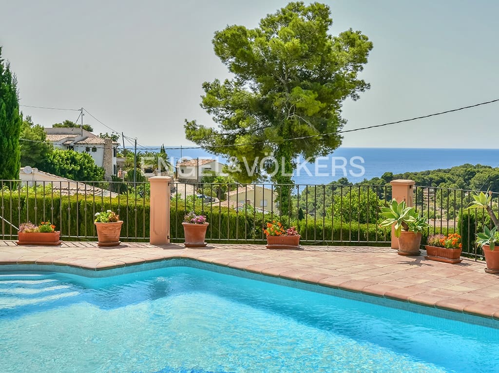 3 makuuhuone Huvila myytävänä paikassa Benissa mukana uima-altaan 
autotalli - 1 150 000 € (Ref: 5052978)