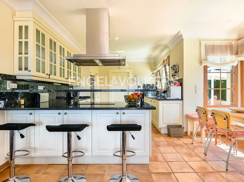 3 makuuhuone Huvila myytävänä paikassa Benissa mukana uima-altaan 
autotalli - 1 150 000 € (Ref: 5052978)