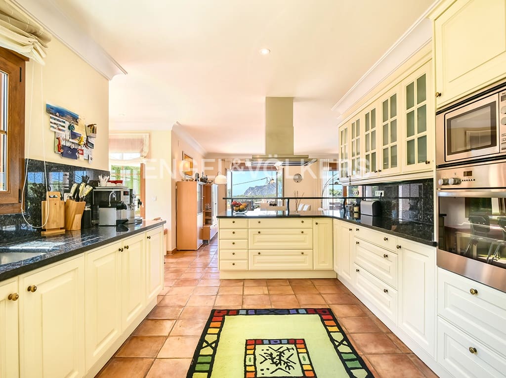 3 makuuhuone Huvila myytävänä paikassa Benissa mukana uima-altaan 
autotalli - 1 150 000 € (Ref: 5052978)