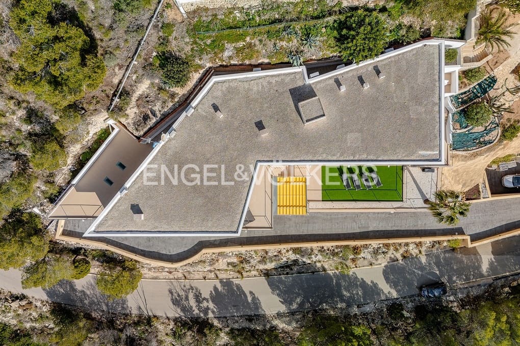 6 bedroom Villa for sale in Altea with pool garage - € 1,999,000 (Ref: 5053245)