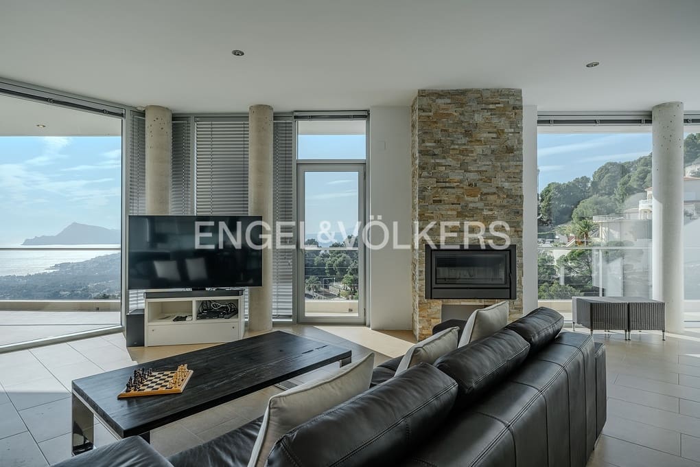 6 bedroom Villa for sale in Altea with pool garage - € 1,999,000 (Ref: 5053245)