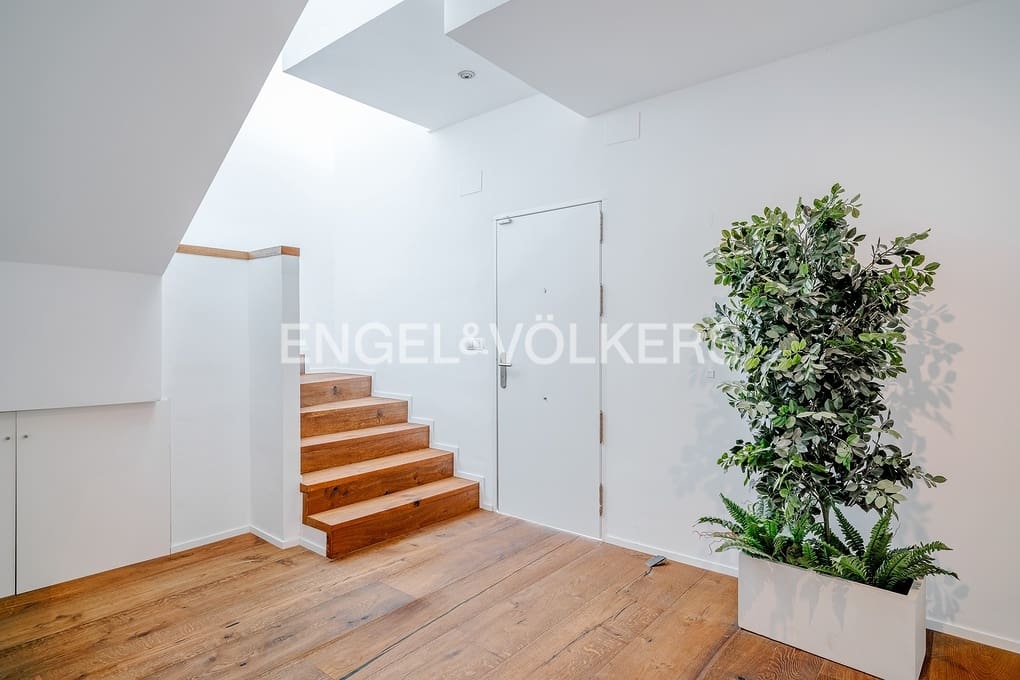 6 bedroom Villa for sale in Altea with pool garage - € 1,999,000 (Ref: 5053245)