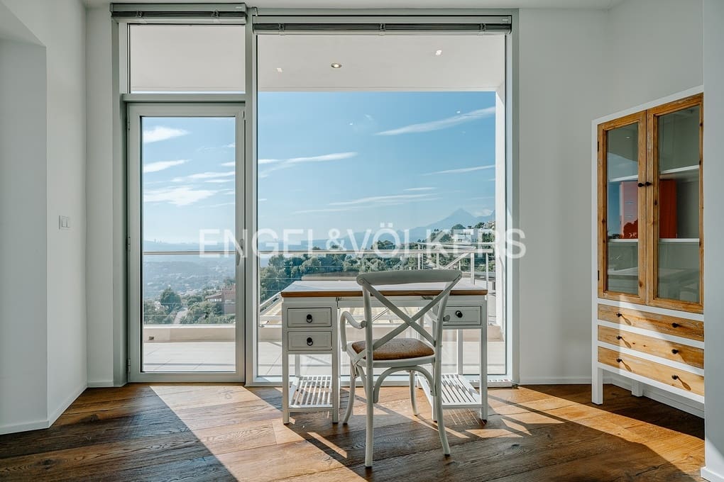 6 bedroom Villa for sale in Altea with pool garage - € 1,999,000 (Ref: 5053245)