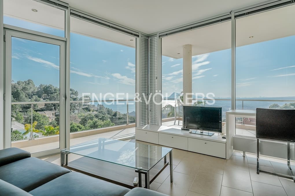 6 bedroom Villa for sale in Altea with pool garage - € 1,999,000 (Ref: 5053245)