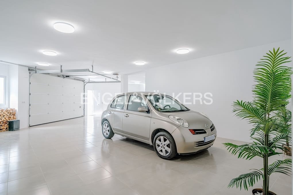 6 bedroom Villa for sale in Altea with pool garage - € 1,999,000 (Ref: 5053245)